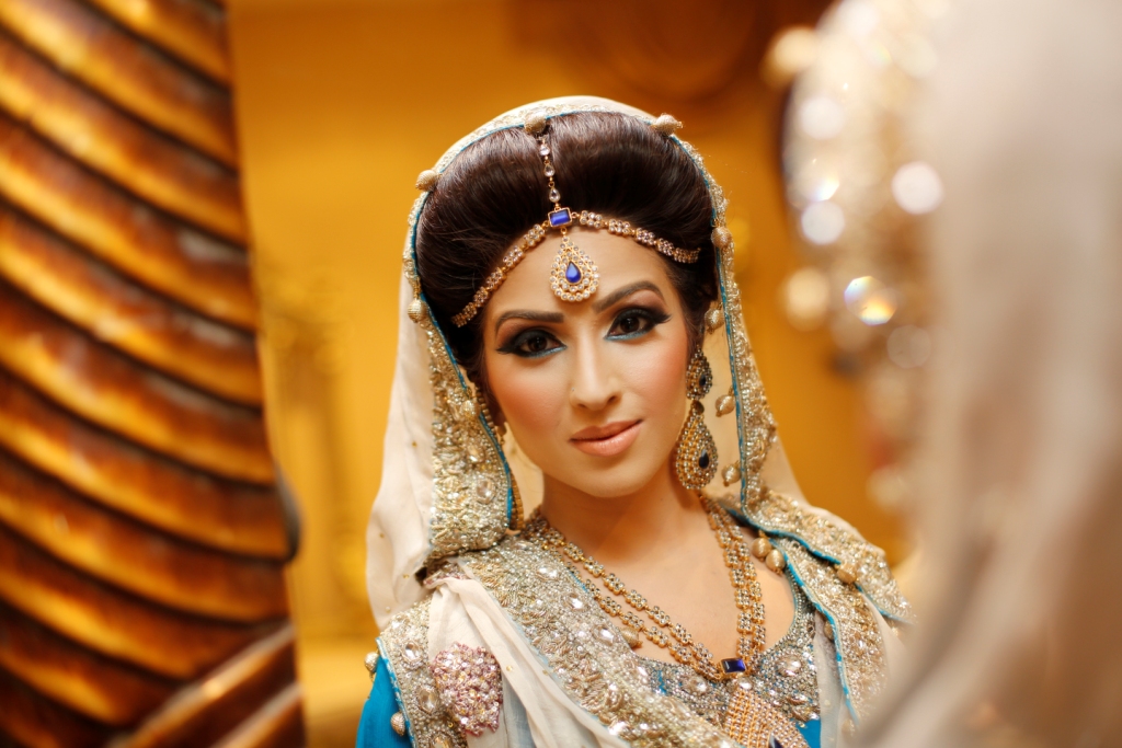 Asian Bride Bridal Wearing 24